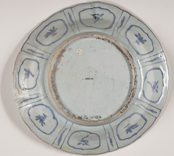 Large Dish Decorated with a Grasshopper on a Rock - Image 4