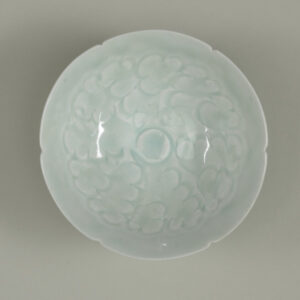 Qingbai Bowl with Notched Rim and Carved Scalloped Wave Pattern