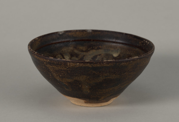 Bowl Decorated with Plum Branch and Crescent Moon - Image 2