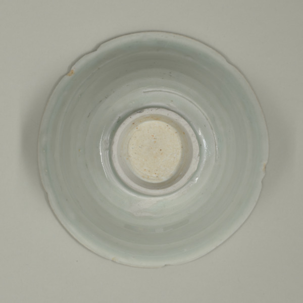 Qingbai Lobed Bowl with Flaring Side - Image 4