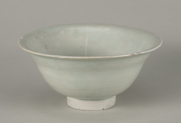 Qingbai Lobed Bowl with Flaring Side - Image 3