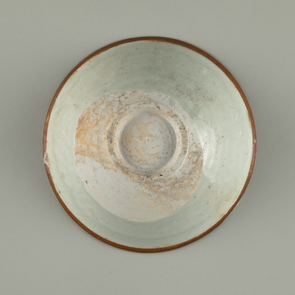 Bowl with Faux-Metal Rim and Carved Flower Design - Image 6