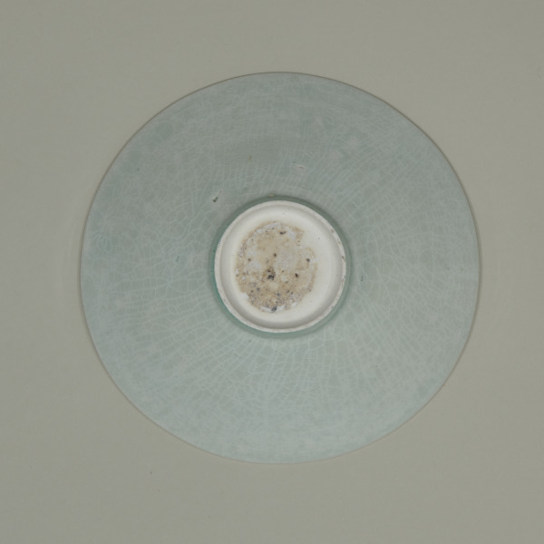 Bowl Decorated with Three Incised Clouds or Waves - Image 4