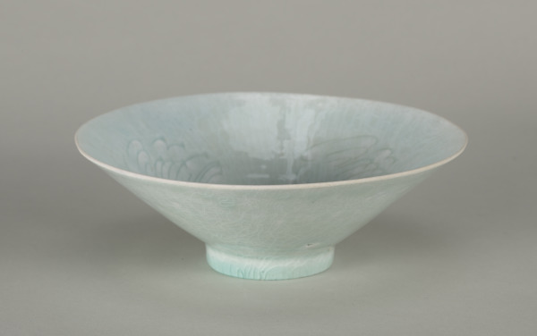 Bowl Decorated with Three Incised Clouds or Waves - Image 3