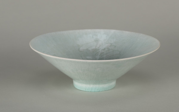 Bowl Decorated with Three Incised Clouds or Waves - Image 2