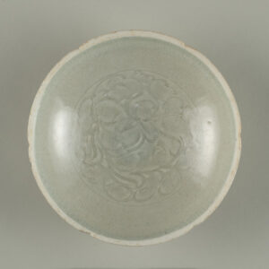 Bowl with Unglazed Foliate Rim and Peony Design at Center