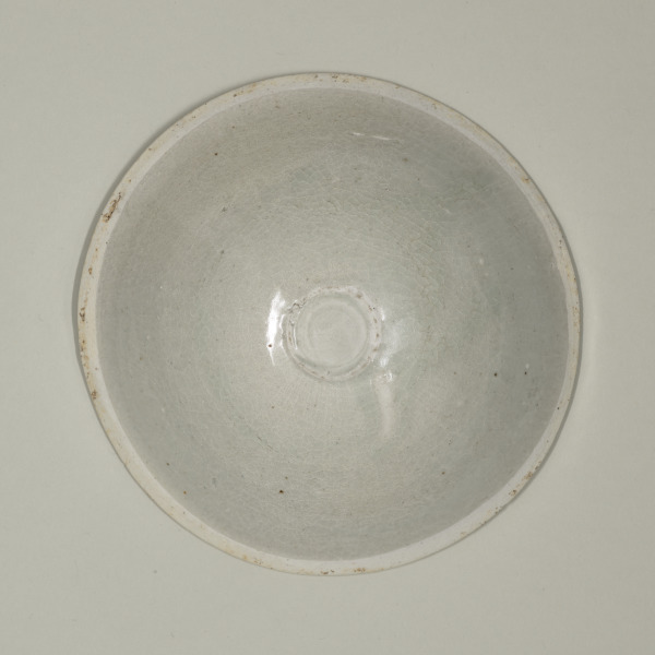Bowl with Molded Flower at Center and Wavy Lines on Inside - Image 4