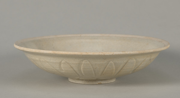 Dish with Incised Design and Carved Upright Petals Around Exterior - Image 3