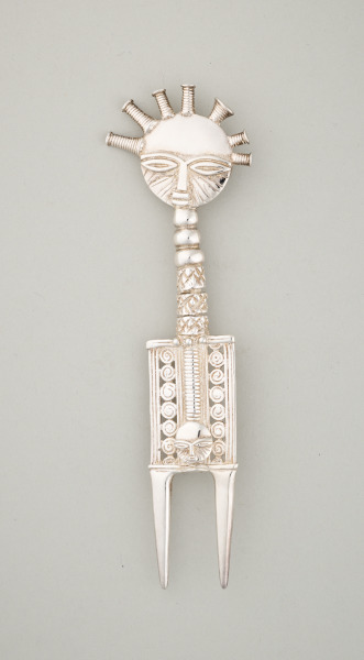 MOTHER WITH CHILD BROOCH