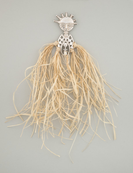 MOTHER WITH CHILD BROOCH