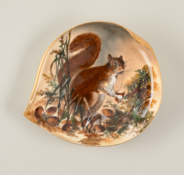 "PECAN NUT" DESSERT OR FRUIT PLATE