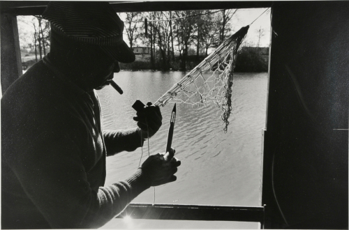 Fisherman ‘Butter’ Fields Weaving Fishnet, Mississippi - Image 3