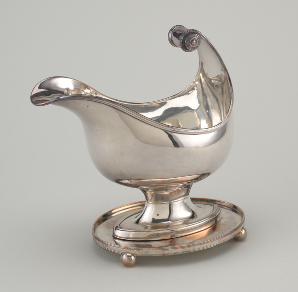 Sauceboat with Stand - Image 11