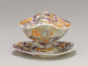 Covered Sauce Tureen with Stand