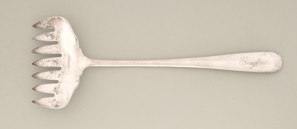 “Repousse” Sardine Server - Image 4