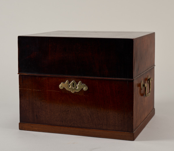 Decanter Case with Bottles and Cordials - Image 2