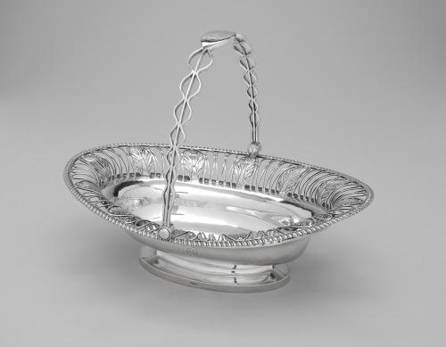 Cake Basket - Image 2