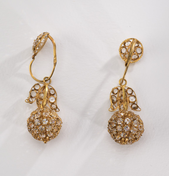 Earrings - Image 9