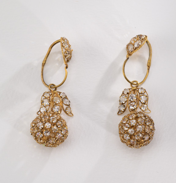 Earrings - Image 8