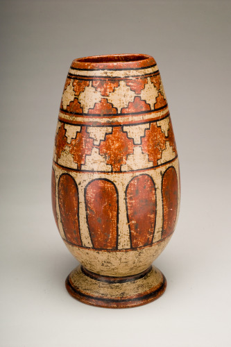 Pear-Shaped pedestal vase - Image 4