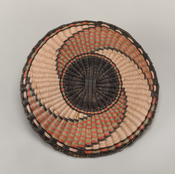 Plaque with whirlwind design - Image 13