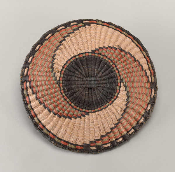 Plaque with whirlwind design - Image 3