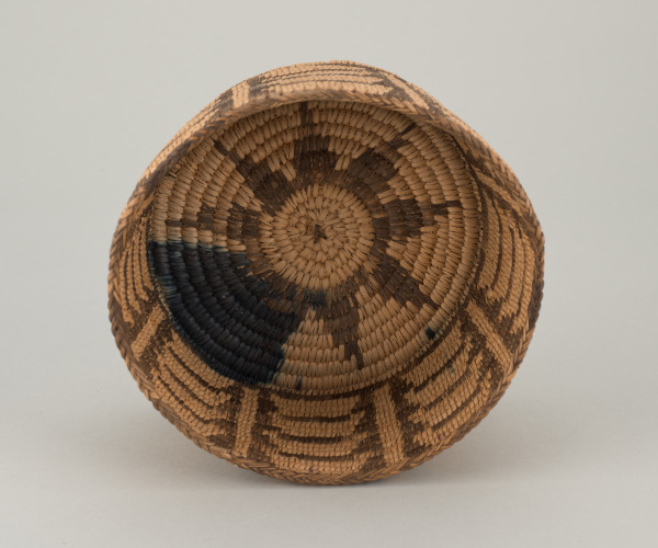 Basket with vertical ladder design - Image 3