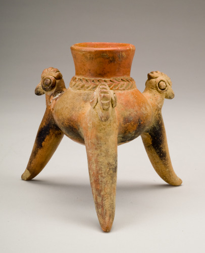 Tripod Vessel - Image 3