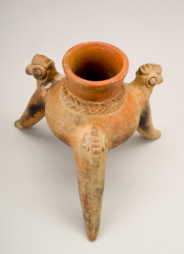 Tripod Vessel - Image 2