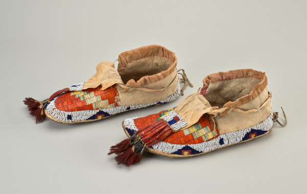 Pair of Moccasins - Image 8