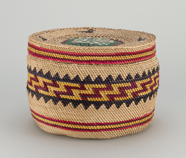 LIDDED BASKET WITH STEP DESIGNS - Image 6