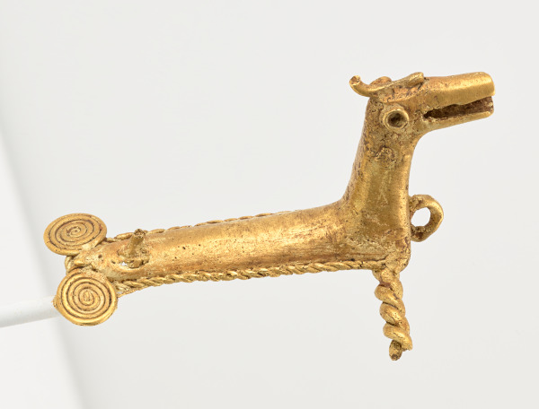 Pendant separated into two halves - Image 2