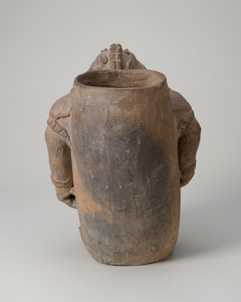 Effigy vessel of standing dignitary - Image 6