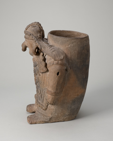 Effigy vessel of standing dignitary - Image 5