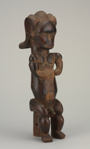 Seated Male Figure from a Reliquary Ensemble (Bieri) - Image 2