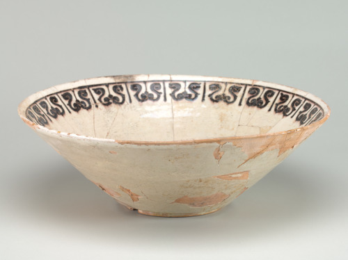 Large Bowl with Scroll Border - Image 6