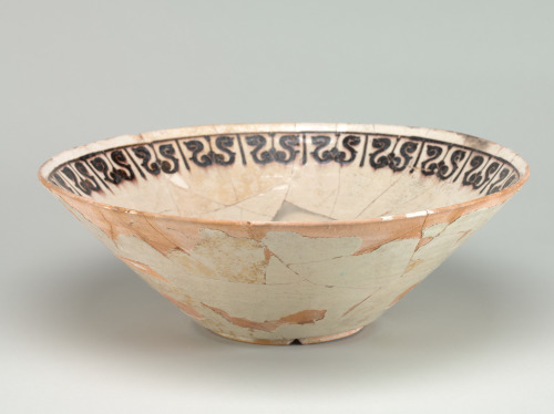 Large Bowl with Scroll Border - Image 4