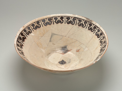 Large Bowl with Scroll Border - Image 2