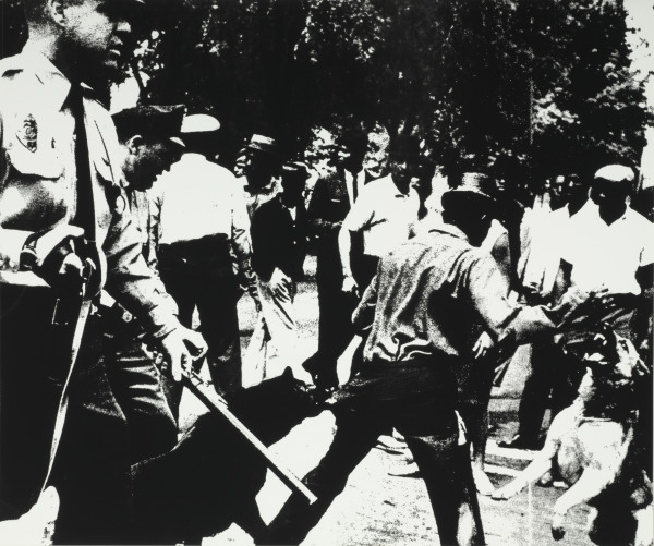 Senior Printer Heather Hoover under the supervision of Master Printer Bill Lagattuta, Tamarind Institute