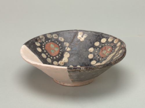 Bowl Decorated with Circles Formed of Dots - Image 5