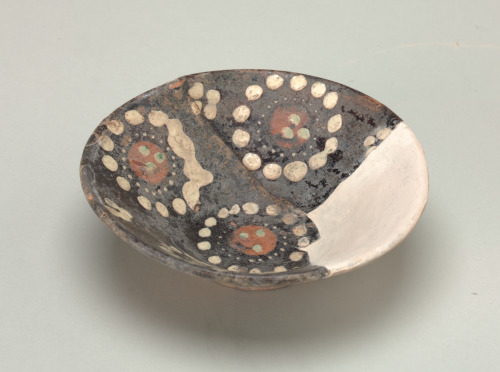 Bowl Decorated with Circles Formed of Dots - Image 2