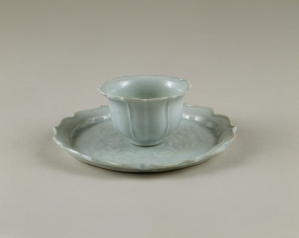 Qingbai-Ware Foliate-Form Cup and Stand - Image 5