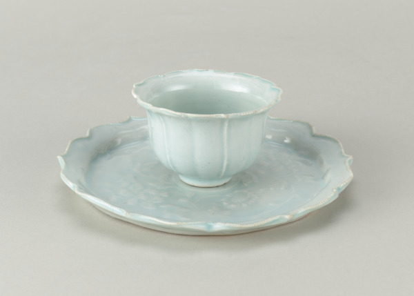 Qingbai-Ware Foliate-Form Cup and Stand