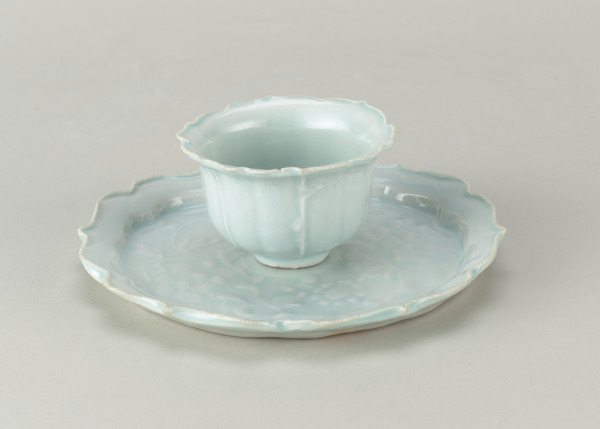 Qingbai-Ware Foliate-Form Cup and Stand - Image 3