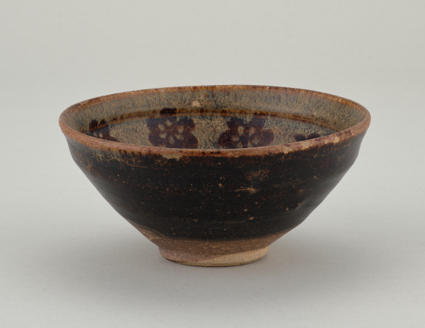 Tea Bowl Decorated Resist Pattern of Flower Blossoms - Image 3