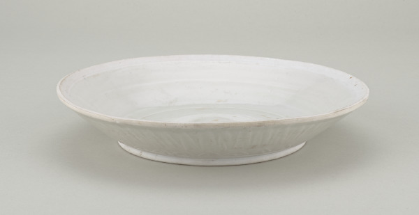 Dish with Molded Petals around Exterior - Image 2