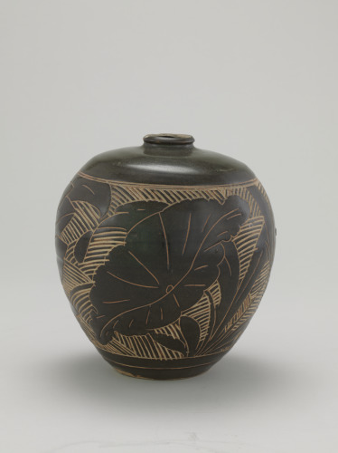 Cizhou-Type Bottle with Cut-glaze Lotus Flower-and-Leaf Design - Image 3