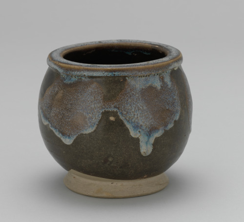 Jar with Suffused Splashes in the Form of Petals - Image 2