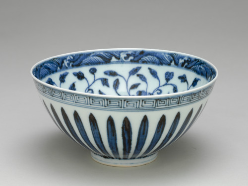Bowl Decorated with Design of Flowers and Leafy Vines - Image 3