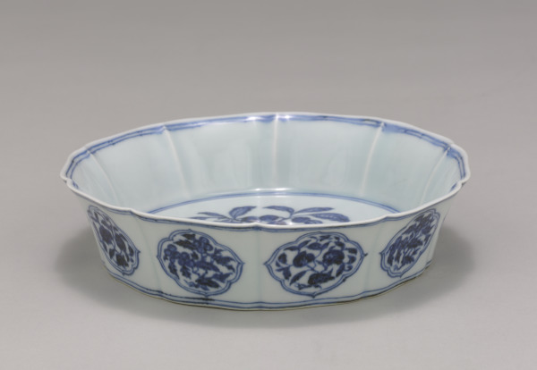 Brush Washer with Design of Fruit and Flowers - Image 3